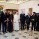 Papa Francisco: judíos y cristianos aunados por anhelo de paz, líderes mundiales deben evitar guerra