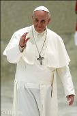Discípulos y misioneros, servidores misericordiosos, no funcionarios, pide el Papa