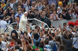 Fe y esperanza, papel de la Iglesia y cultura del encuentro en el mundo actual. Coloquio entre Papa Francisco y fundador del diario italiano La Repubblica