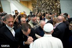 Dios llega por doquier, incluso dentro de las celdas, el Papa a los capellanes de las cárceles italianas