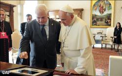 Política social, desarrollo, tradición cristiana, históricas relaciones. Audiencia del Papa a Presidente de Panamá