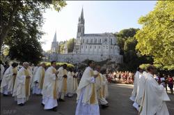 El Papa a los obispos franceses: testimonien la misericordia de Dios por la persona humana a todo el mundo