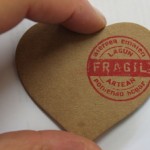 Bilbao CÃ¡ritas corazÃ³n de cartÃ³n