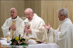 El amor de Dios ajusta nuestras historias de pecadores, dijo el Papa en su homilía