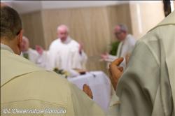 Ver siempre en el otro la imagen de Dios, el Papa el viernes en Santa Marta